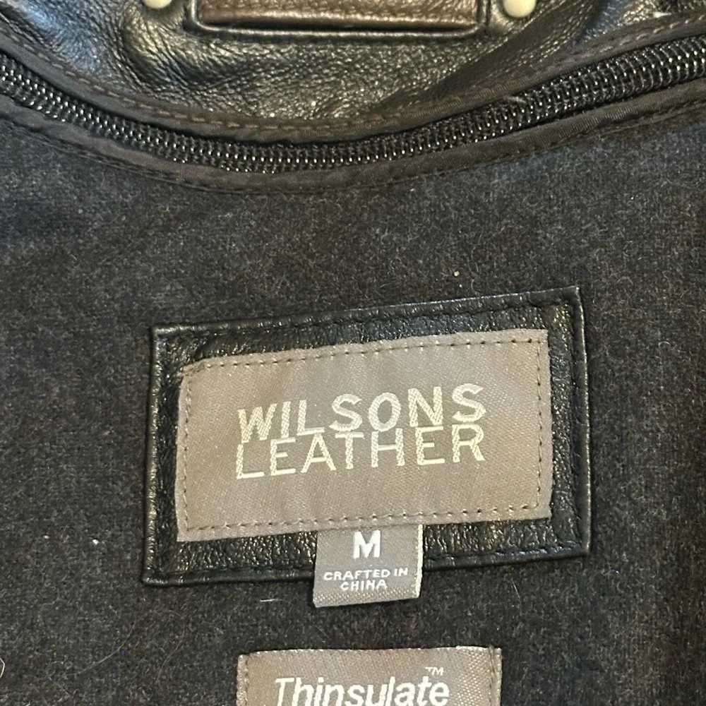 Wilsons Leather Black Bomber Jacket Men's
Medium Thinsulate Insulation RN 69426 - Picture 10 of 15